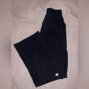 Alo Yoga- High Waisted Wide Leg Trousers in Black